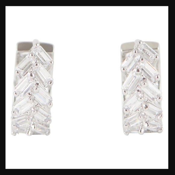 🙌 2/$55 NIP CZ Kenneth Jay Lane 4 CTTW Baguette CZ Huggie Hoops Silver $99.00 - Picture 7 of 9